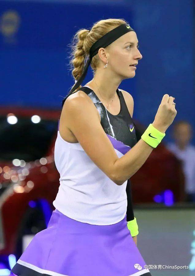 现场画面曝光！史蒂芬森赛后与对手爆发激烈冲突：双方握拳险打架